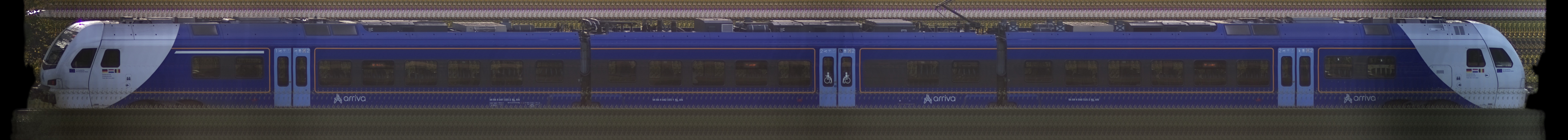 There should be a train photo here :'(