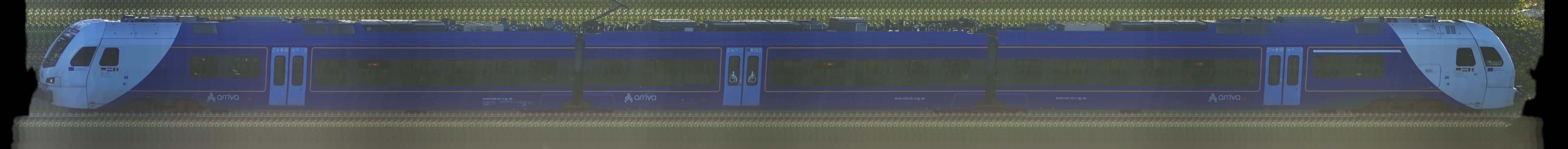 There should be a train photo here :'(