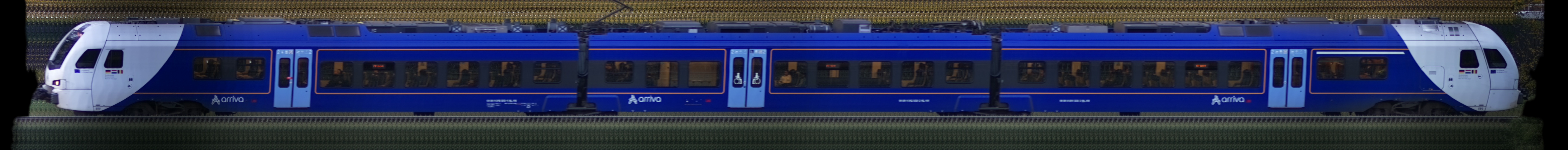 There should be a train photo here :'(