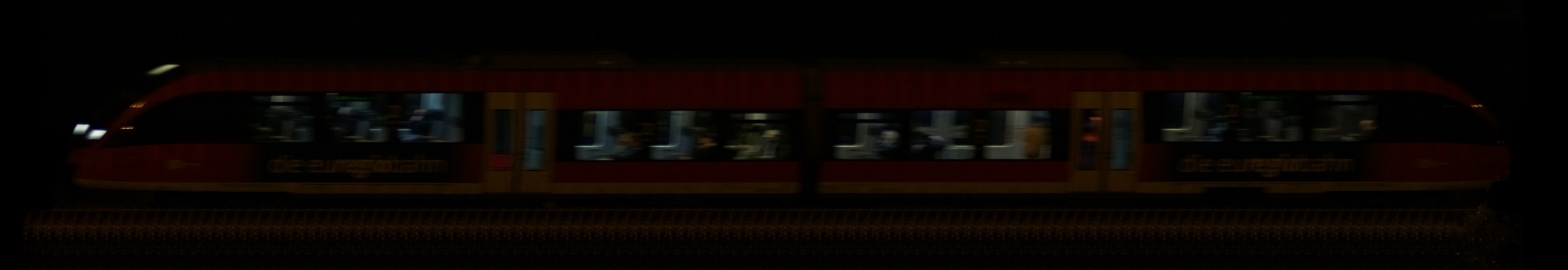 There should be a train photo here :'(