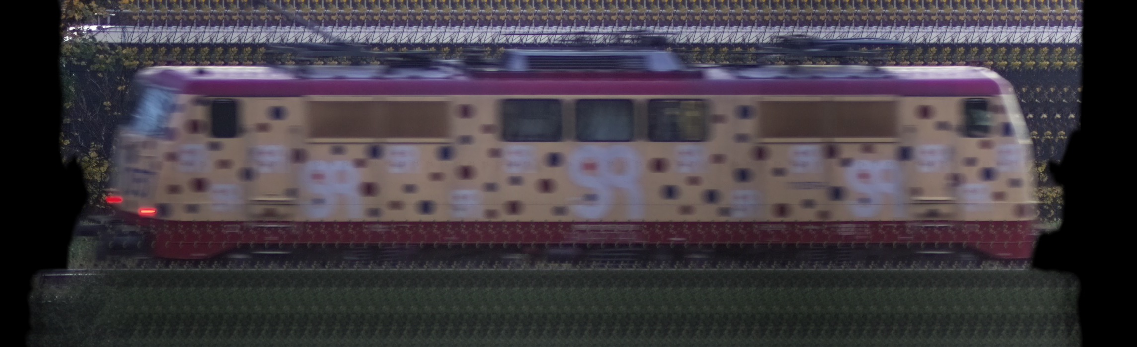 There should be a train photo here :'(