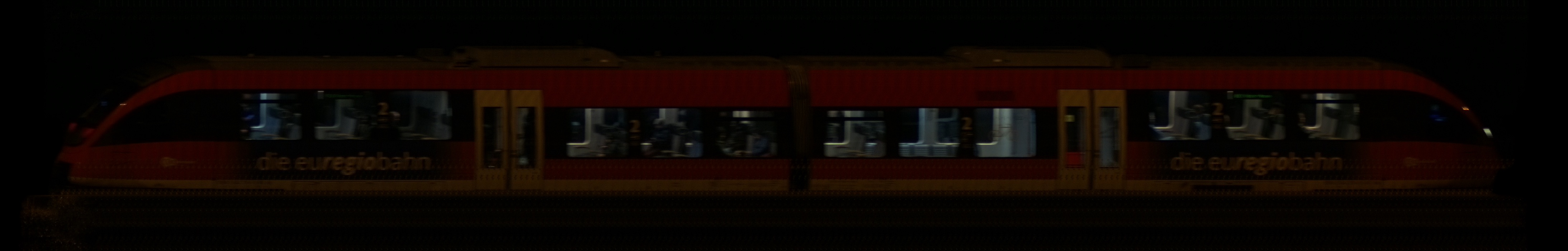 There should be a train photo here :'(