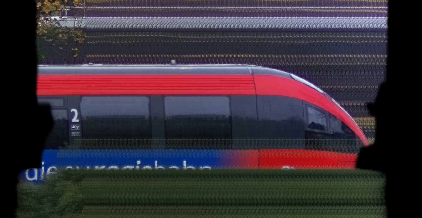 There should be a train photo here :'(