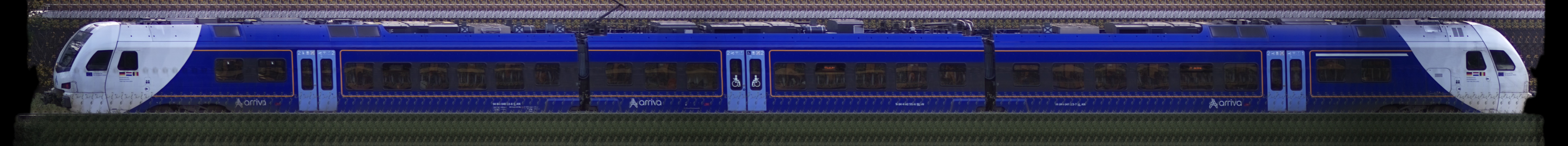 There should be a train photo here :'(