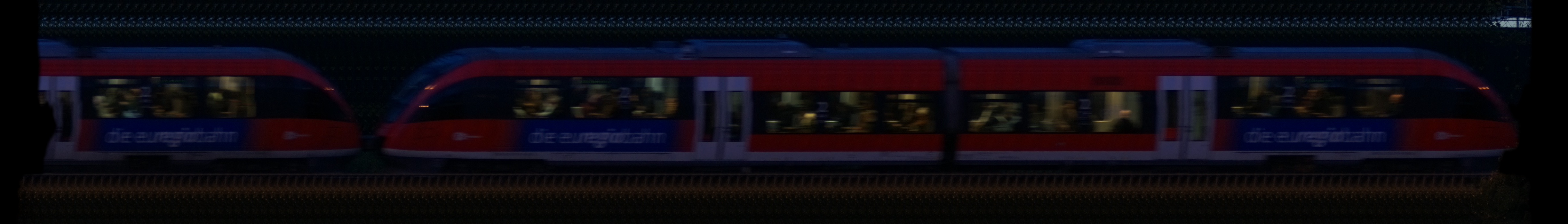 There should be a train photo here :'(