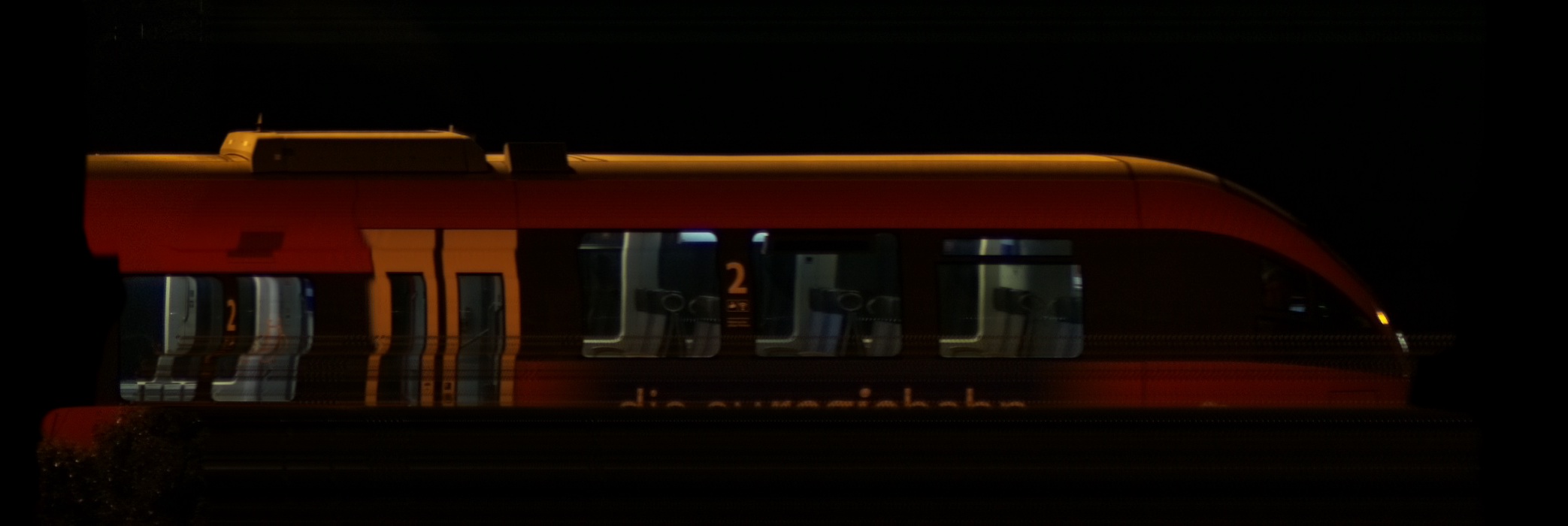 There should be a train photo here :'(