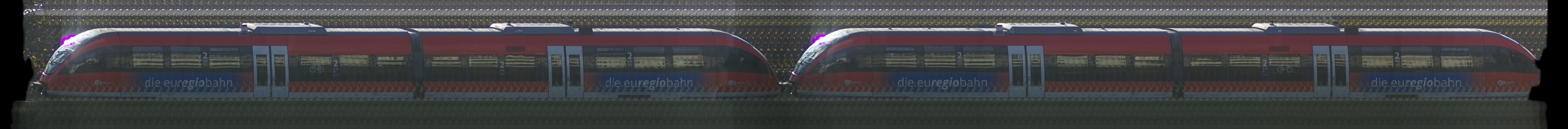 There should be a train photo here :'(