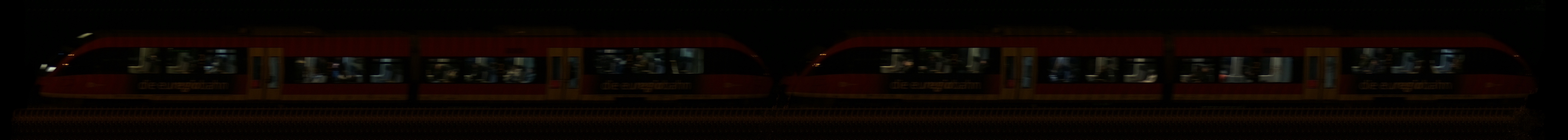 There should be a train photo here :'(