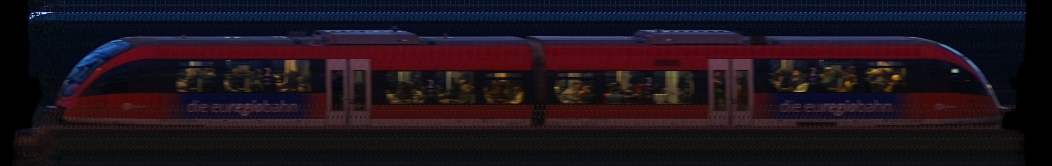 There should be a train photo here :'(