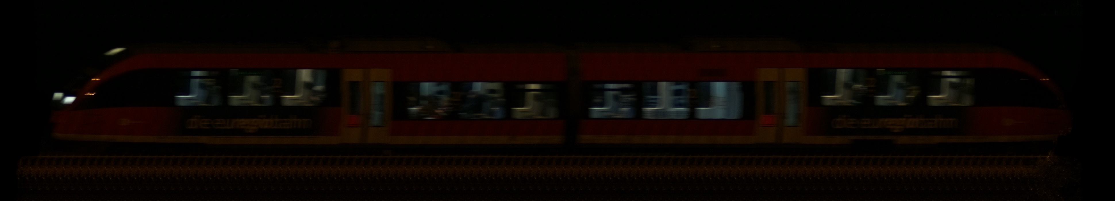 There should be a train photo here :'(