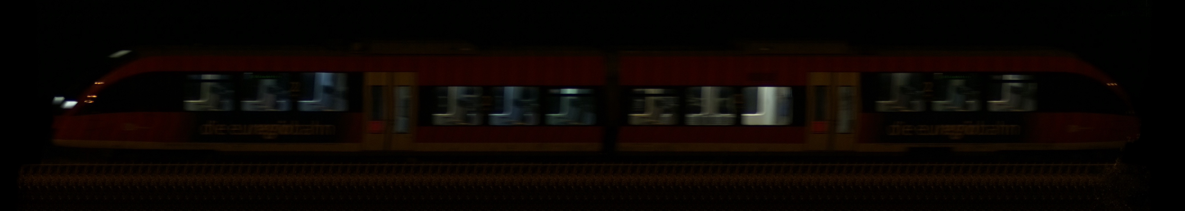 There should be a train photo here :'(