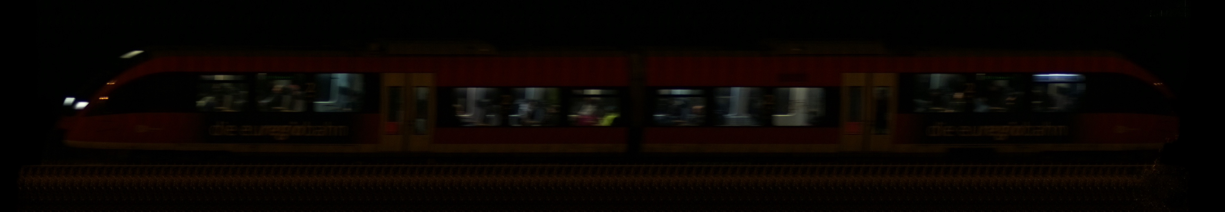 There should be a train photo here :'(