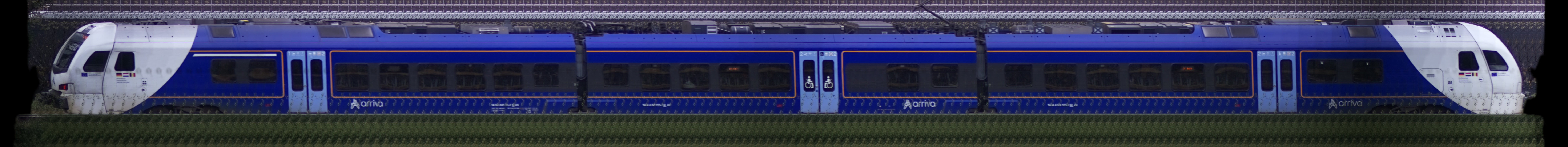 There should be a train photo here :'(