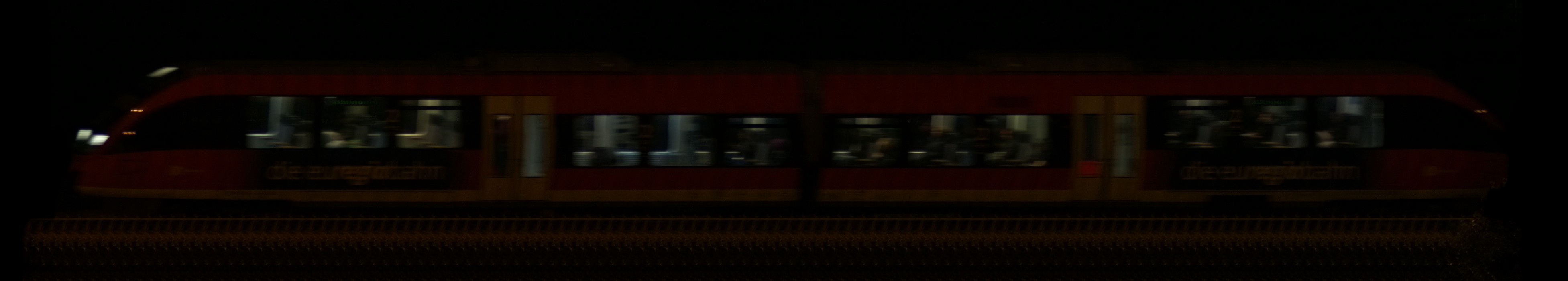 There should be a train photo here :'(