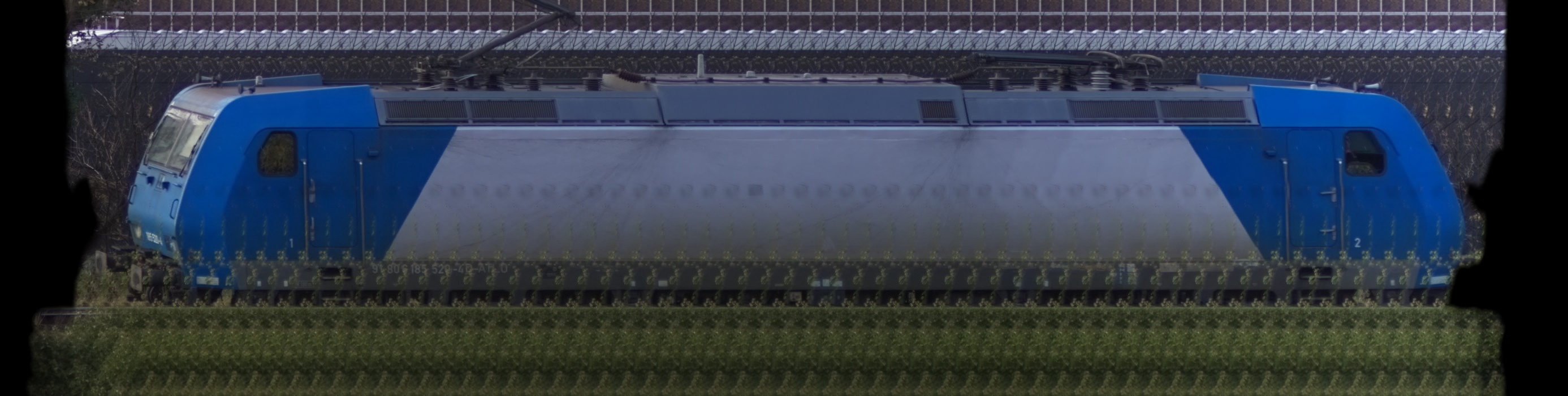 There should be a train photo here :'(