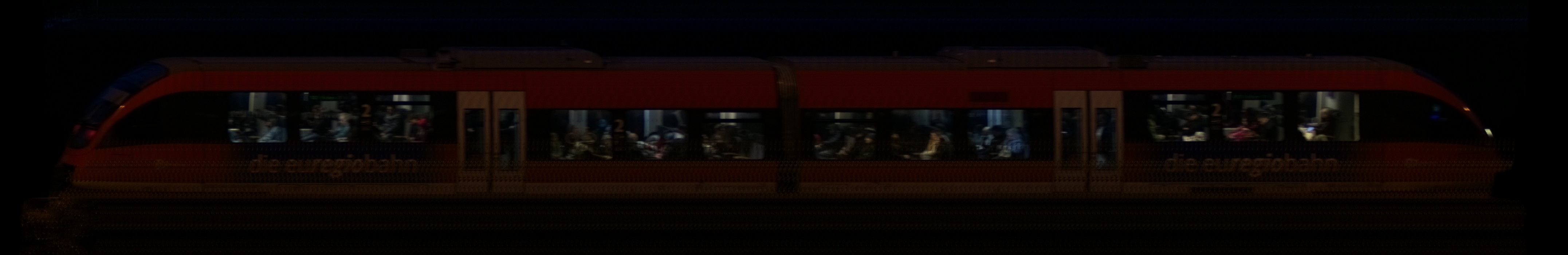 There should be a train photo here :'(