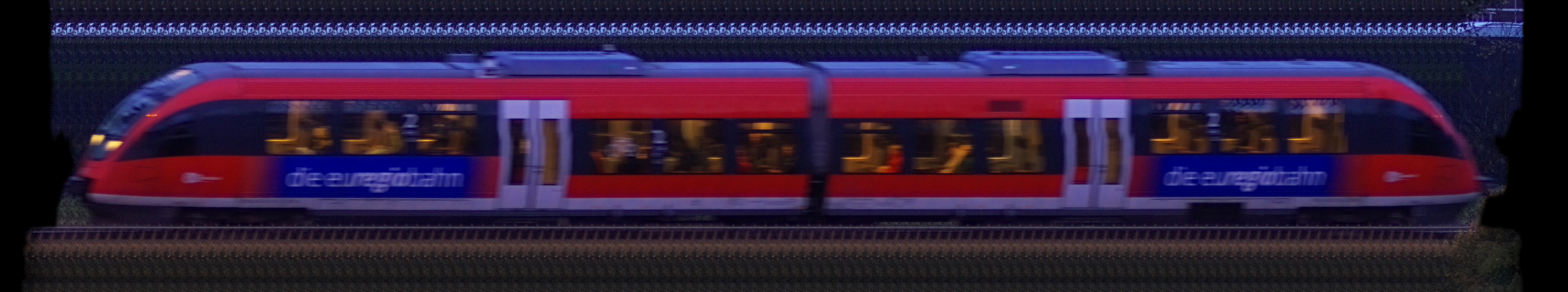 There should be a train photo here :'(