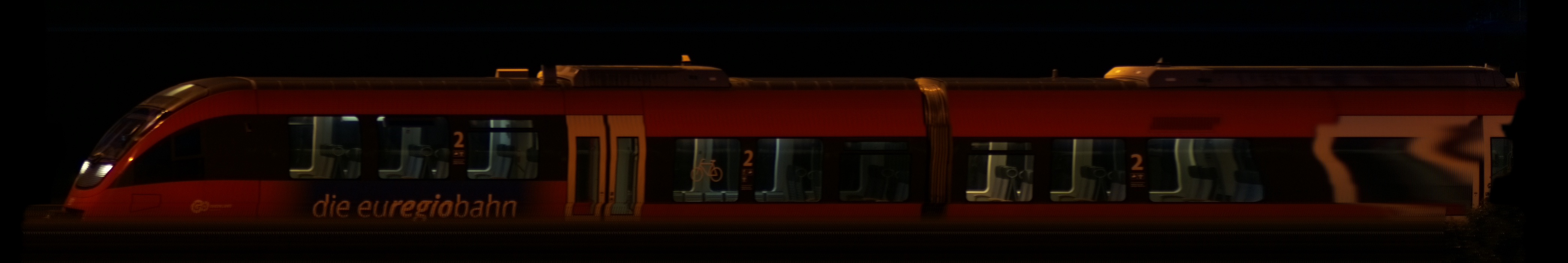 There should be a train photo here :'(