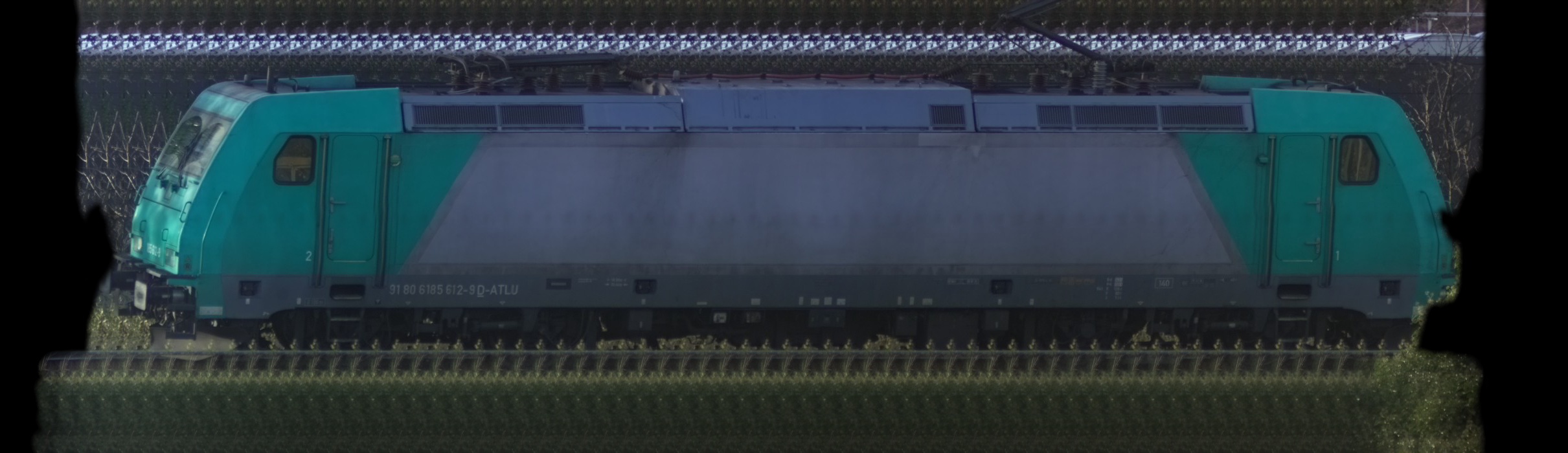 There should be a train photo here :'(