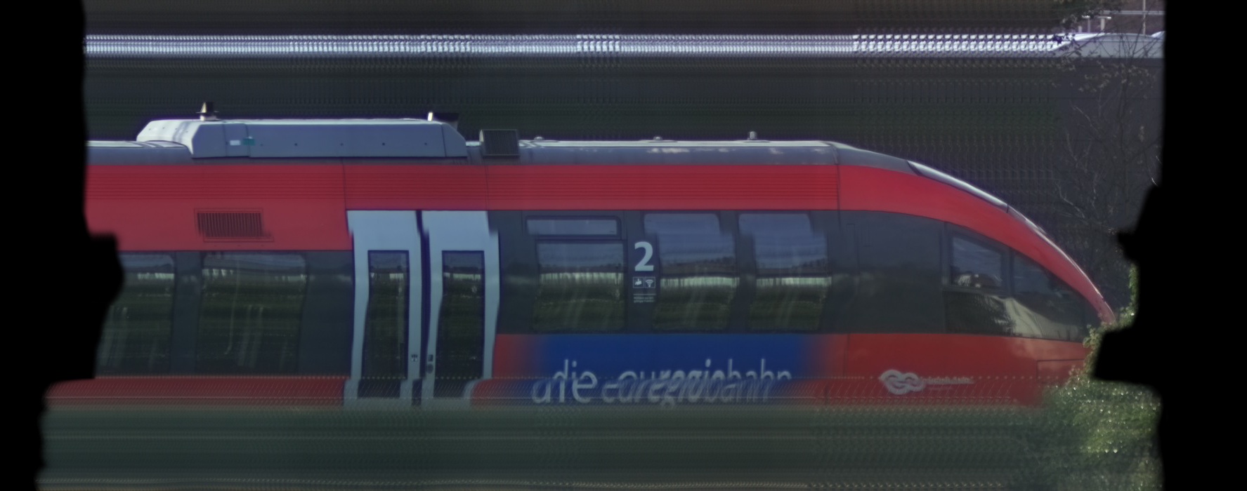 There should be a train photo here :'(