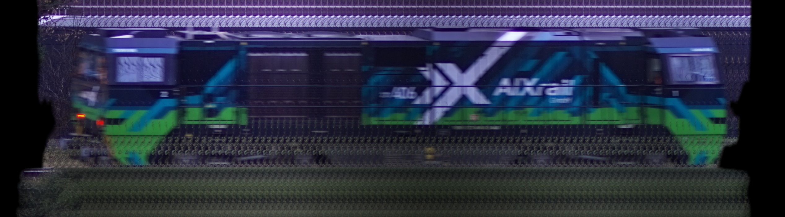 There should be a train photo here :'(