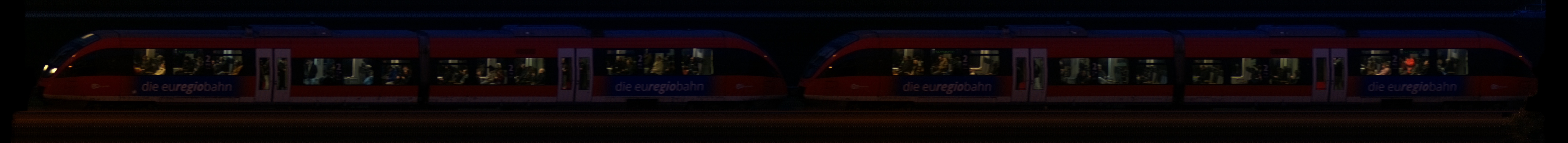 There should be a train photo here :'(