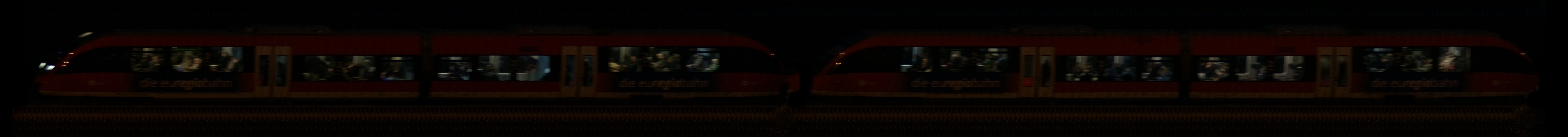 There should be a train photo here :'(