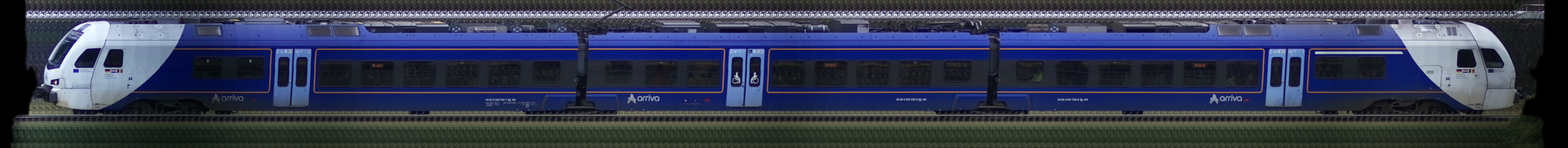 There should be a train photo here :'(