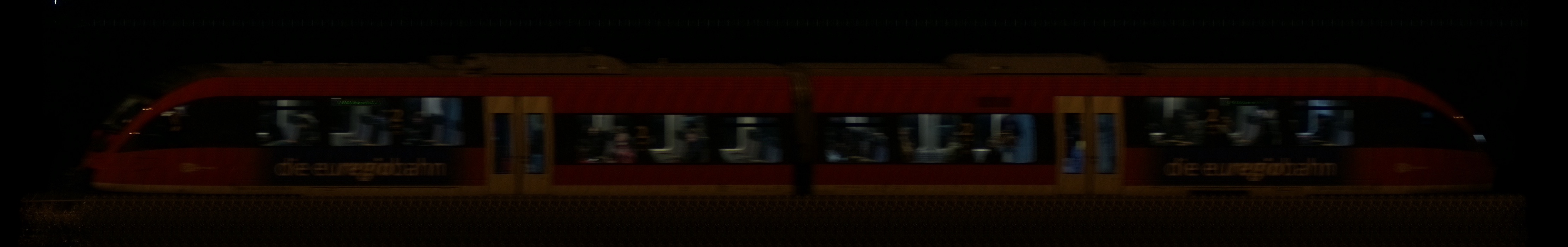 There should be a train photo here :'(