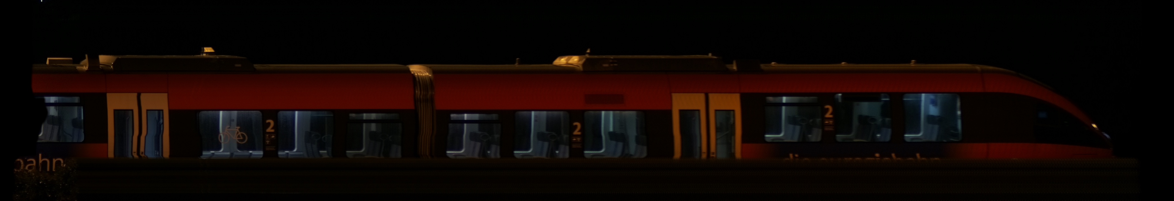 There should be a train photo here :'(