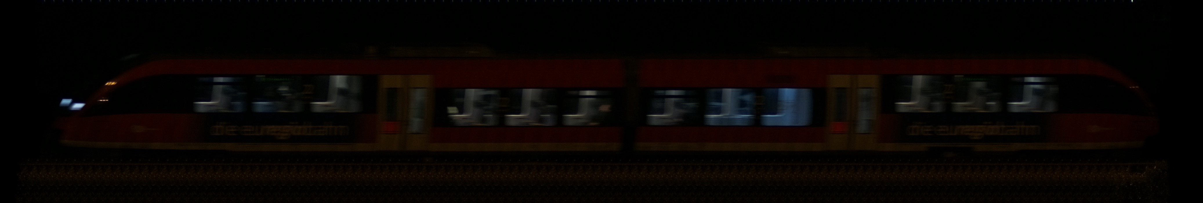 There should be a train photo here :'(