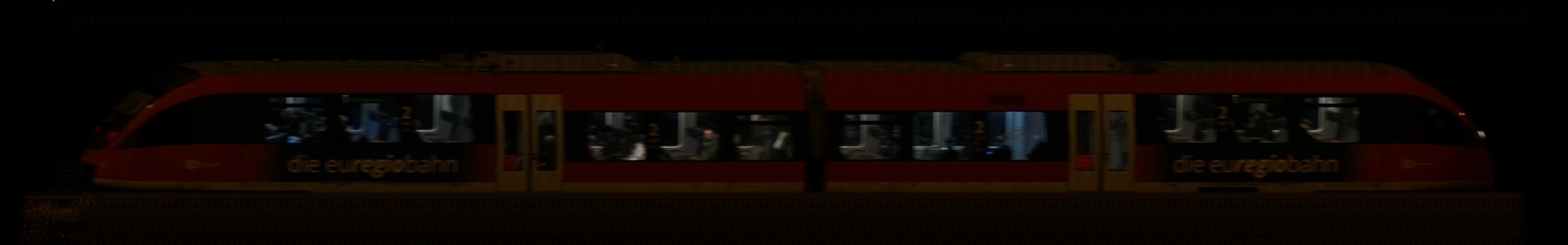 There should be a train photo here :'(