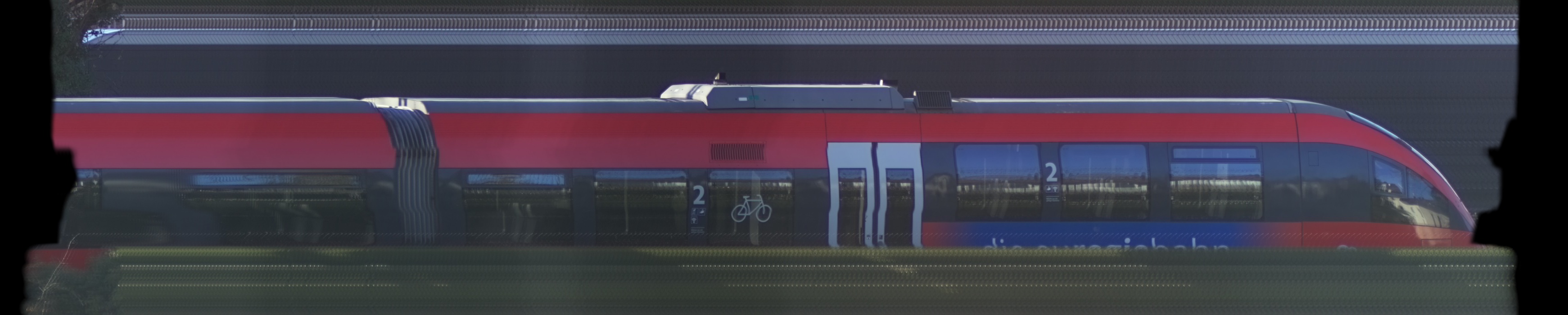 There should be a train photo here :'(