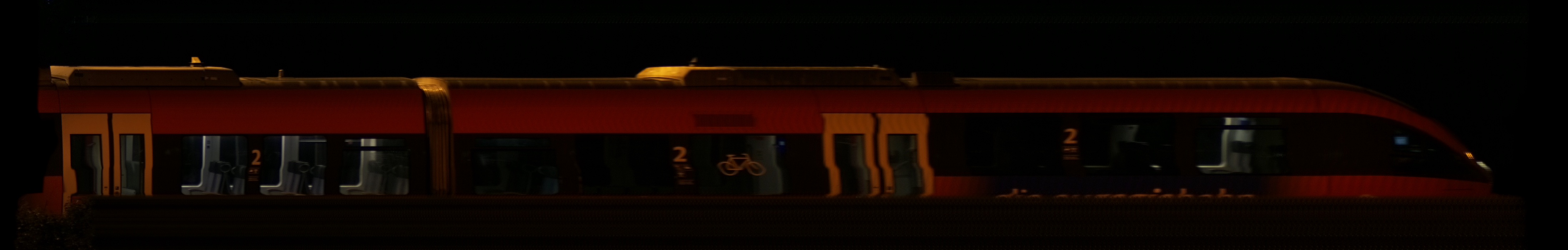 There should be a train photo here :'(