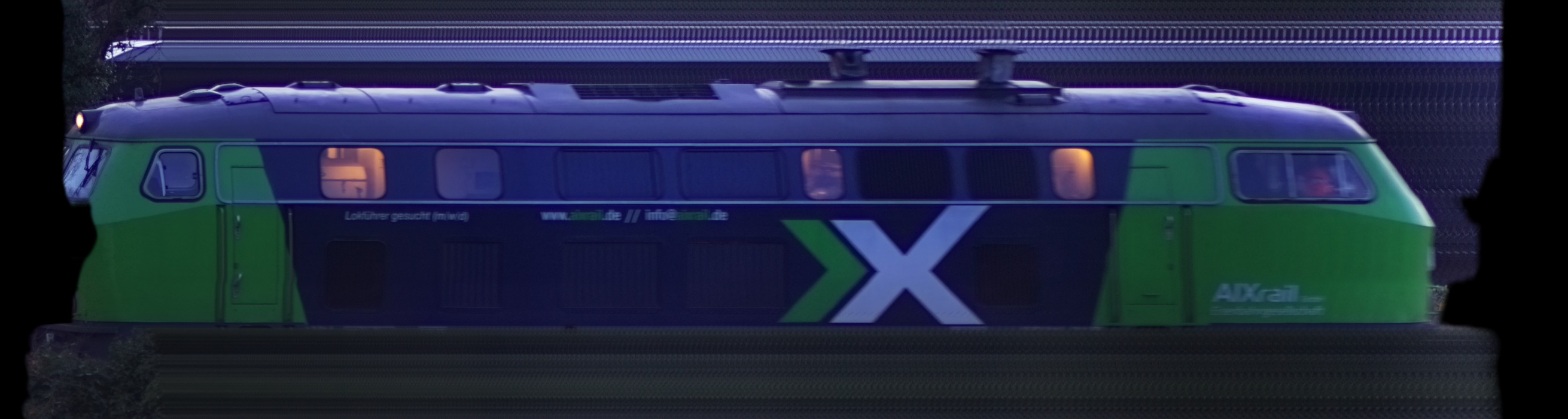 There should be a train photo here :'(