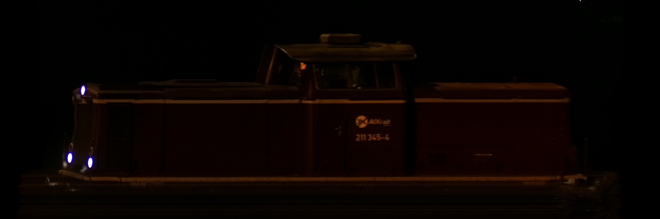 There should be a train photo here :'(