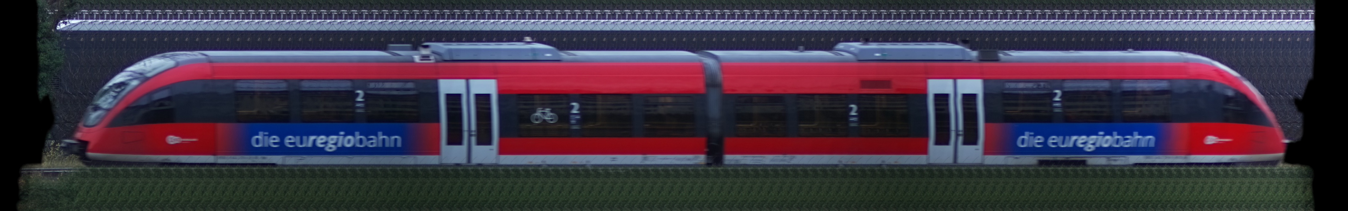 There should be a train photo here :'(