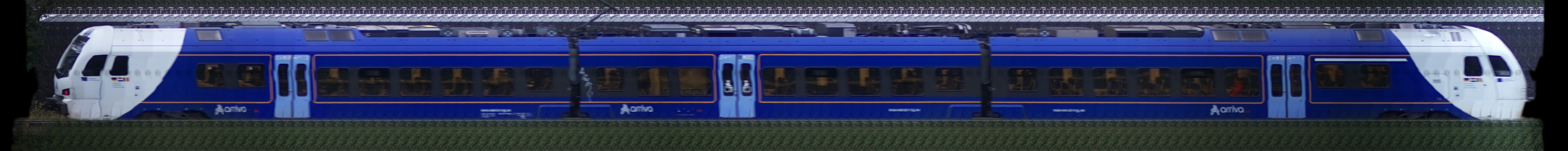 There should be a train photo here :'(