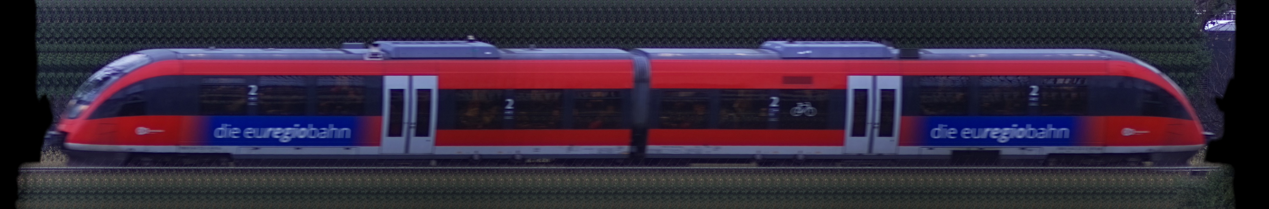 There should be a train photo here :'(