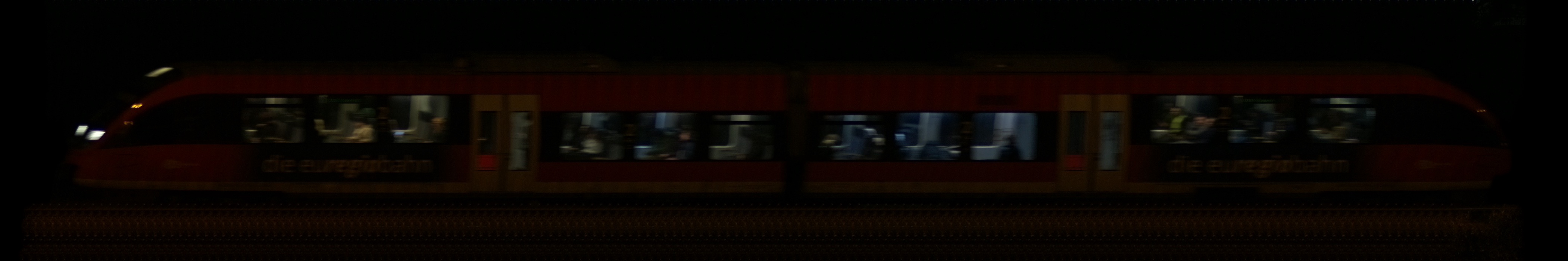 There should be a train photo here :'(