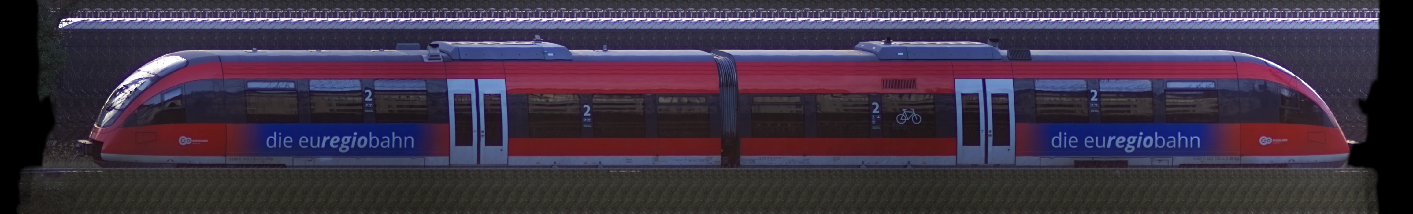 There should be a train photo here :'(