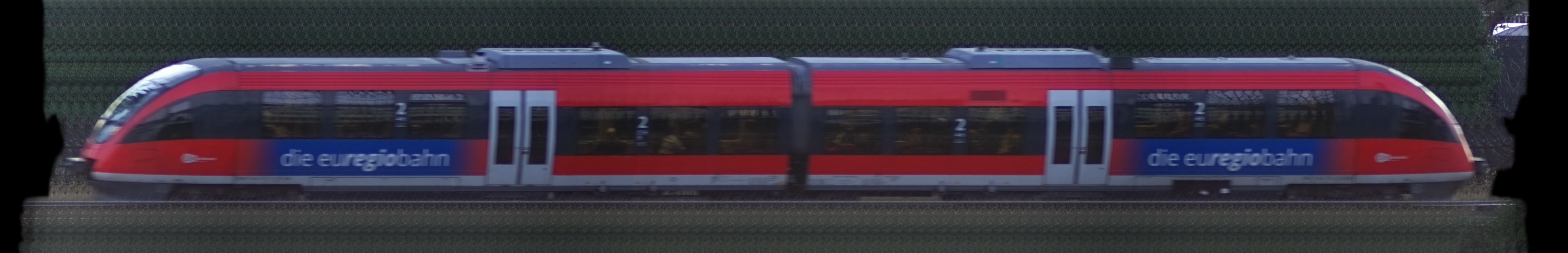 There should be a train photo here :'(