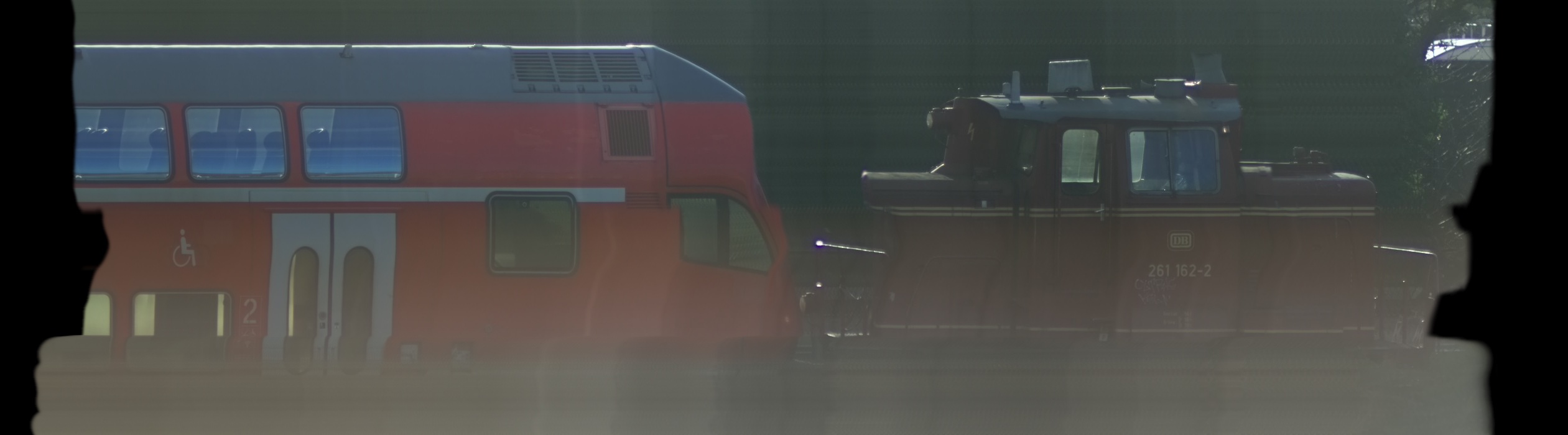 There should be a train photo here :'(