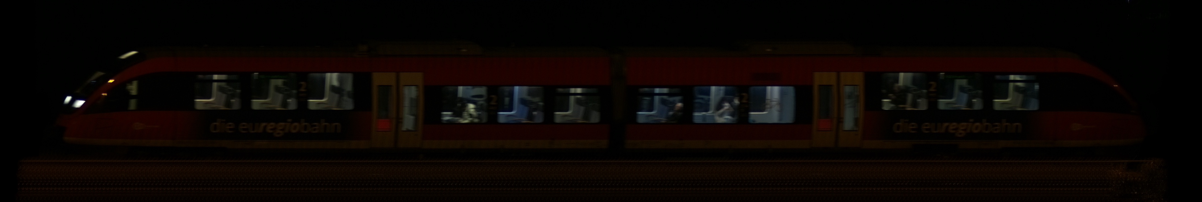 There should be a train photo here :'(