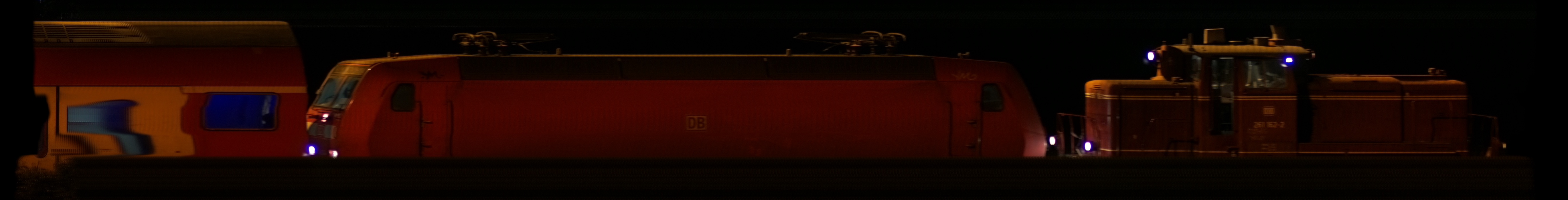 There should be a train photo here :'(