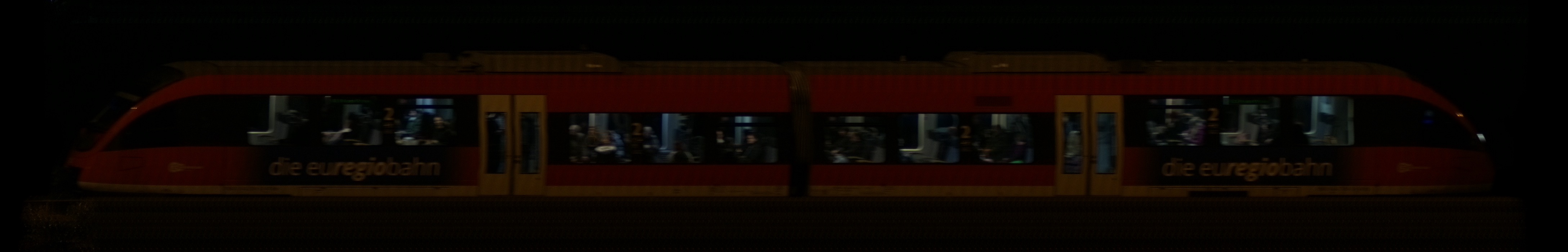 There should be a train photo here :'(