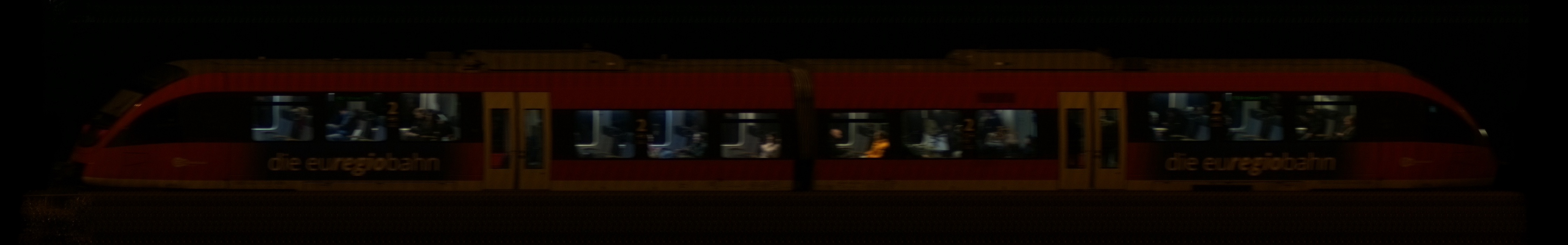 There should be a train photo here :'(