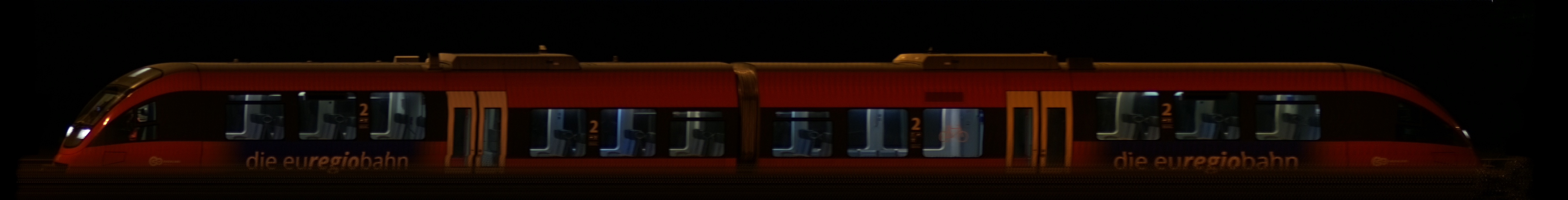 There should be a train photo here :'(