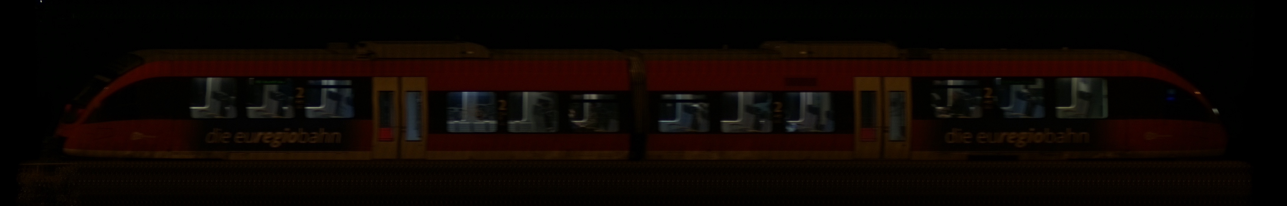 There should be a train photo here :'(