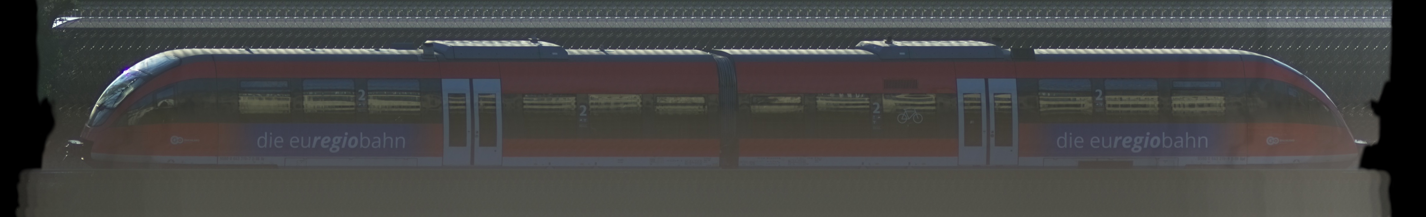 There should be a train photo here :'(